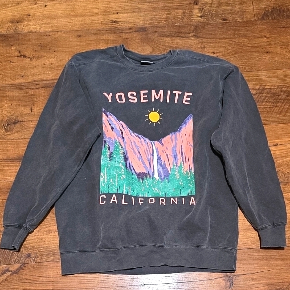 Comfort Colors Black Yosemite Sweatshirt